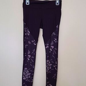 EUC Under Armour Purple Floral Leggings Size Small